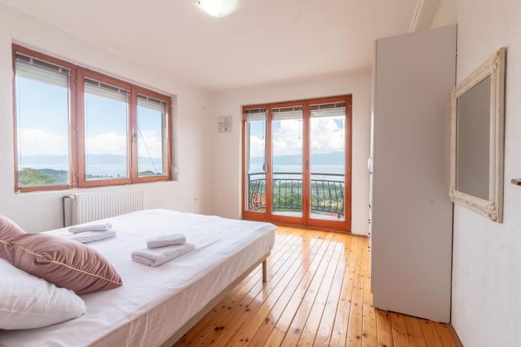 Casa Farmak - 4 Bedroom Lux Apartment With Infinity Pool & Lake View Ochrid Exteriér fotografie