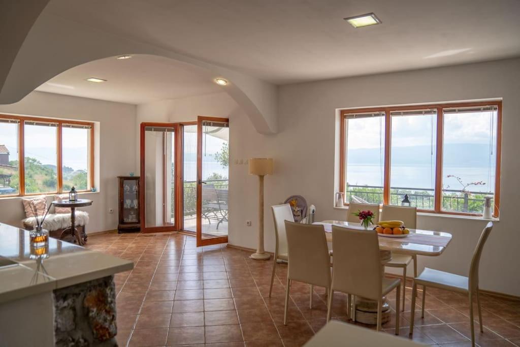 Casa Farmak - 4 Bedroom Lux Apartment With Infinity Pool & Lake View Ochrid Exteriér fotografie